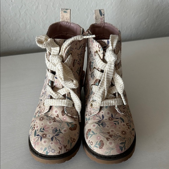 Cat & Jack Brand Floral Cream Kids Boots - Picture 5 of 7